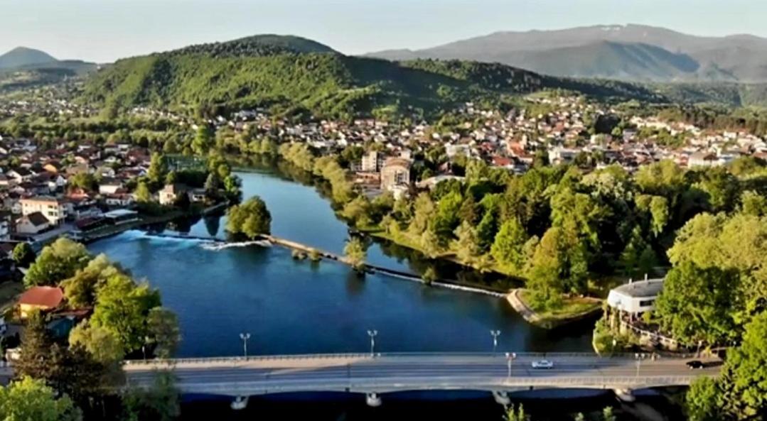 Irish Hotel Бихач Экстерьер фото